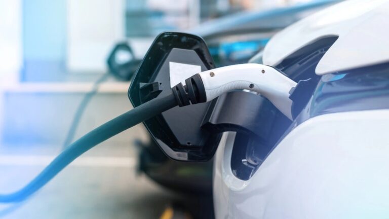 Subsidy on electric vehicles will be available till September 30: Government increased Rs 278 crore for EMPS, electric cars are not included in this.