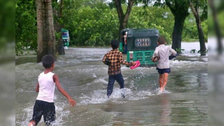 Dahod Rain: Fish dam overflowed due to heavy rain in the uplands