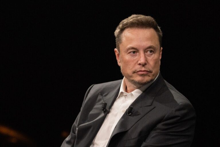 Elon Musk’s Unique Job Offer: Earn ₹28,000 for Walking