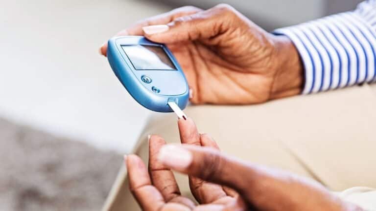 Should Healthy People Use a Glucose Meter to Check Blood Sugar? Here’s What Research Says