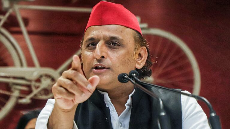 Akhilesh Yadav’s Funny Reply During Press Conference – Crowd Laughs