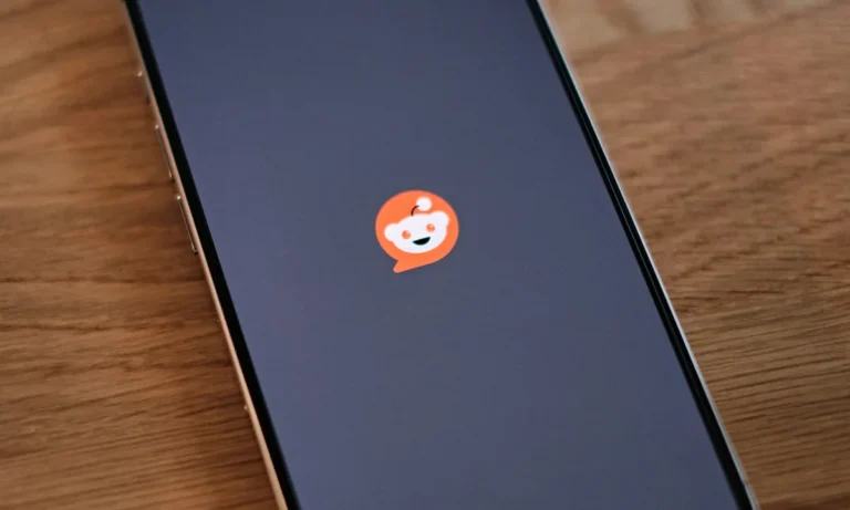 Reddit May Introduce Face ID-Style Verification: What It Means for Users